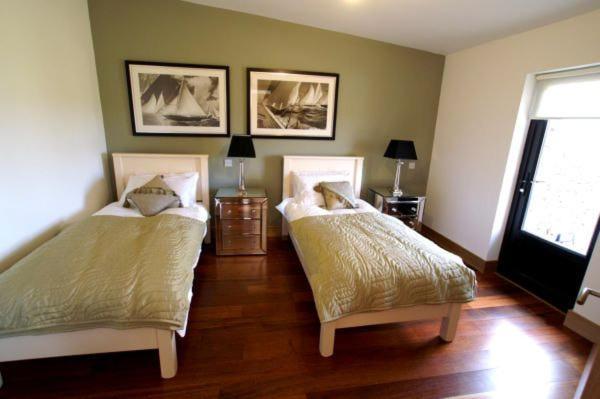 Ostan Gweedore Deluxe Apartments בנבג מראה חיצוני תמונה